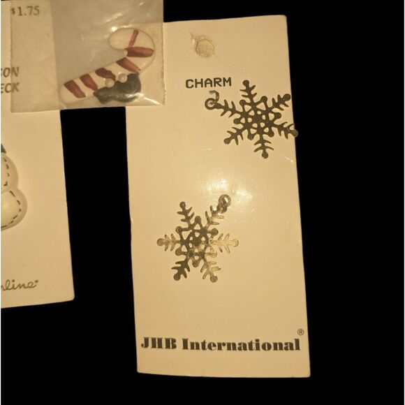 Vintage Holiday button lot - Picture 3 of 6